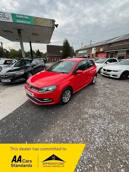 Used VW Polo SE 60 HP (44 kW) 2014 Red Hatchback