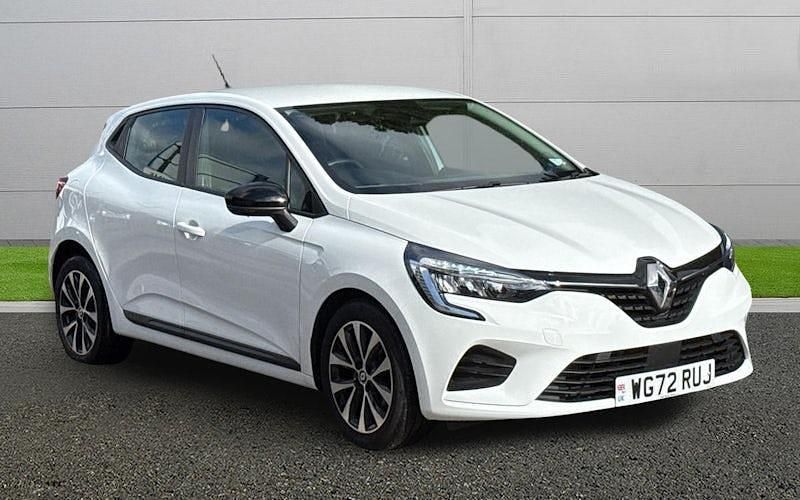 Used Renault Clio V Evolution 90 HP (66 kW) 2022 White Hatchback