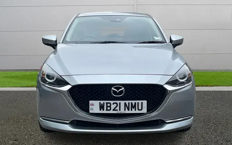 Begagnad Mazda 2 Inclusive 90 HK (66 kW) 2021 Silver Halvkombi