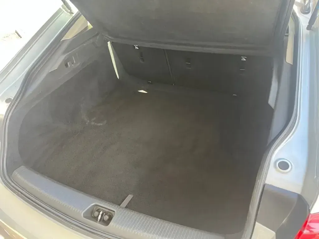 Second-hand Vauxhall Insignia Sport 110 CP (80 kW) 2019 Argintiu Hatchback