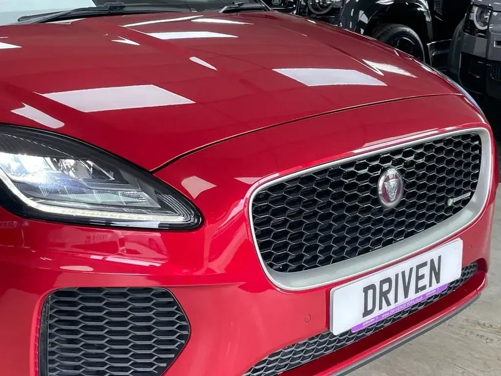 Used Jaguar E-Pace R-Dynamic 180 HP (132 kW) 2019 Red SUV