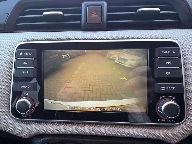 Used Nissan Micra Acenta 90 HP (66 kW) 2019 White Hatchback