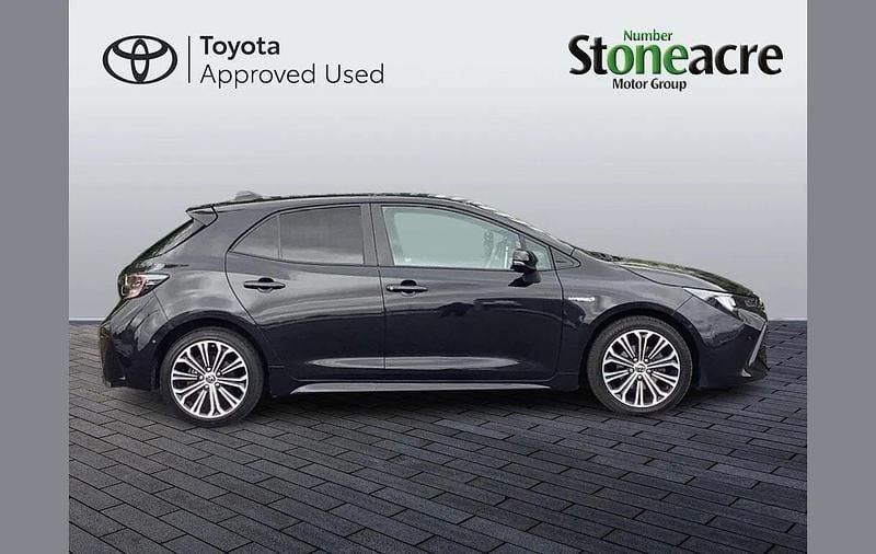 Used Toyota Corolla Design 122 HP (89 kW) 2019 Black Hatchback