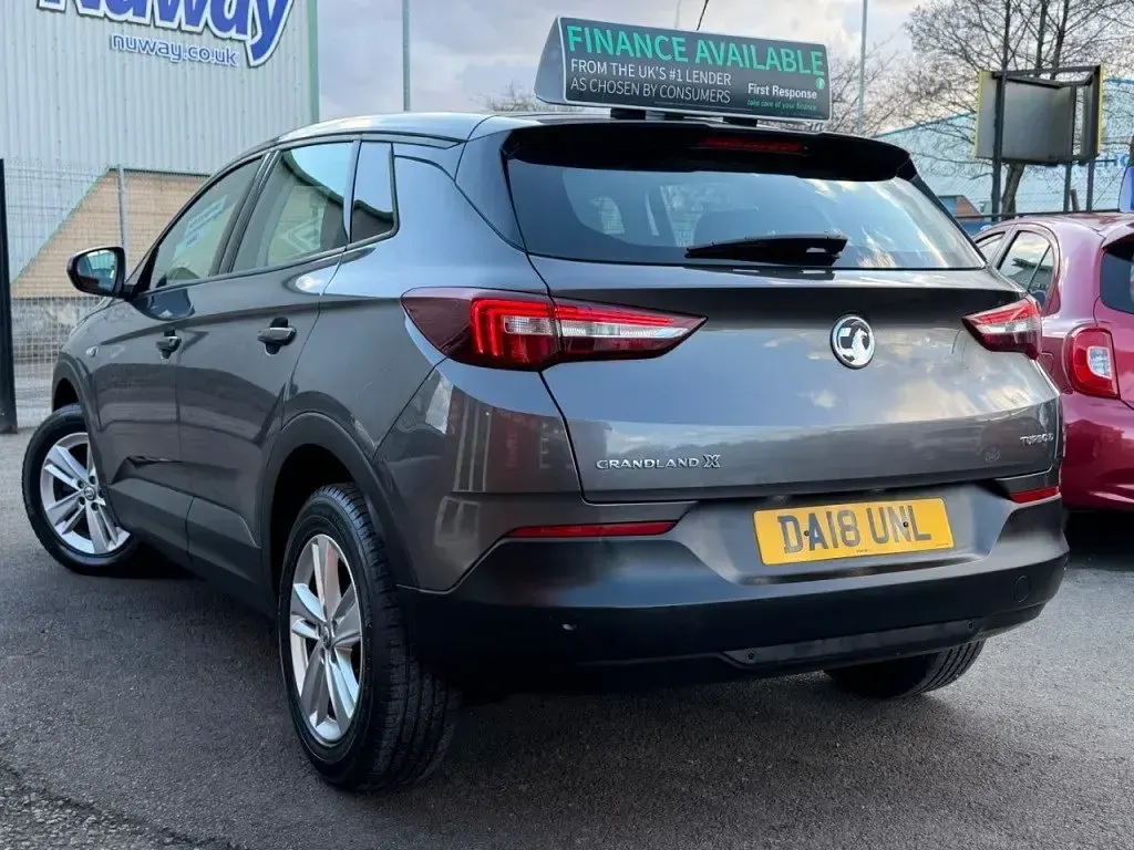 Second-hand Vauxhall Grandland X S 120 CP (88 kW) 2018 Gri SUV