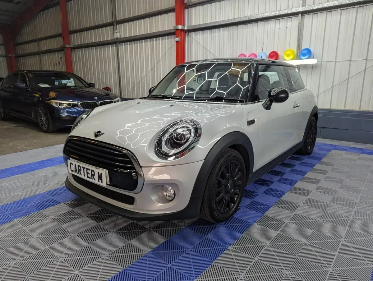 Usado Mini Cooper Classic 2019 Plateado Utilitario