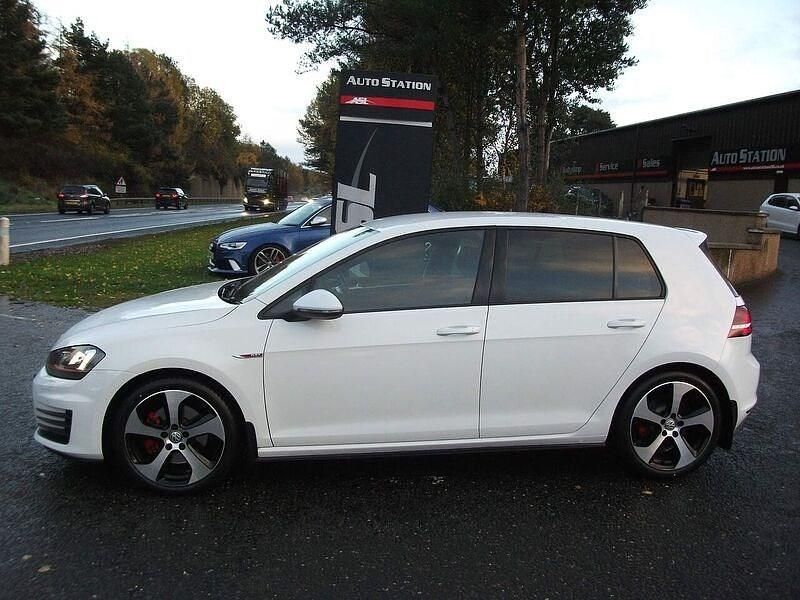 Used VW Golf VII GTI 2017 White Hatchback