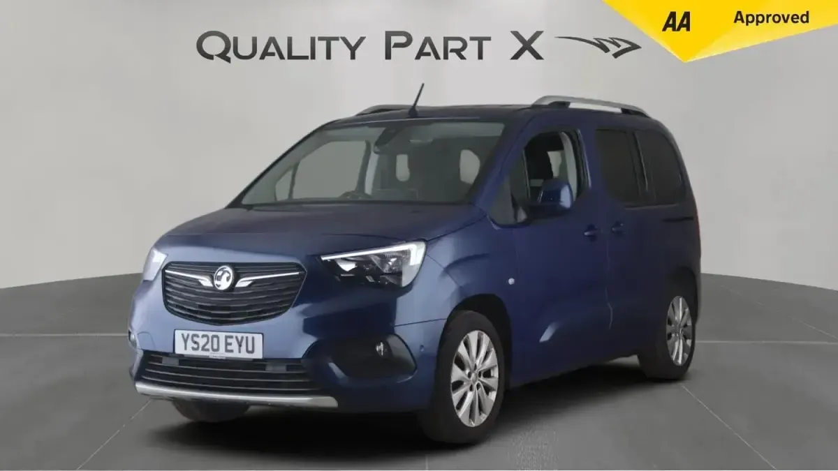 Used Vauxhall Combo Elite 130 HP (95 kW) 2020 Blue MPV