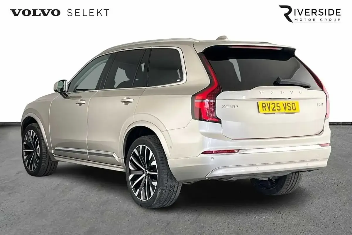 Usado Volvo XC90 Ultra 455 HP (334 kW) 2025 Dourado SUV