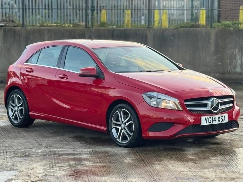 Used Mercedes A180 2014 Red Hatchback