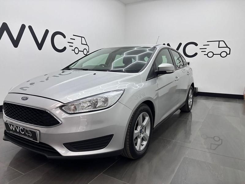 Used Ford Focus Style 120 HP (88 kW) 2016 Silver Hatchback