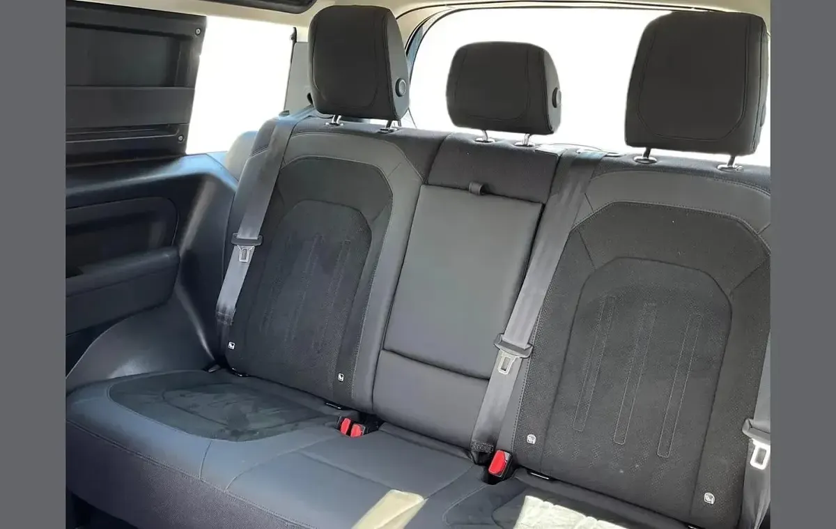 Used Land Rover Defender SE 296 HP (217 kW) 2021 Blue SUV