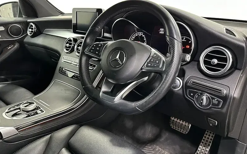 Used Mercedes GLC250 AMG Line Premium 204 HP (150 kW) 2019 Black SUV