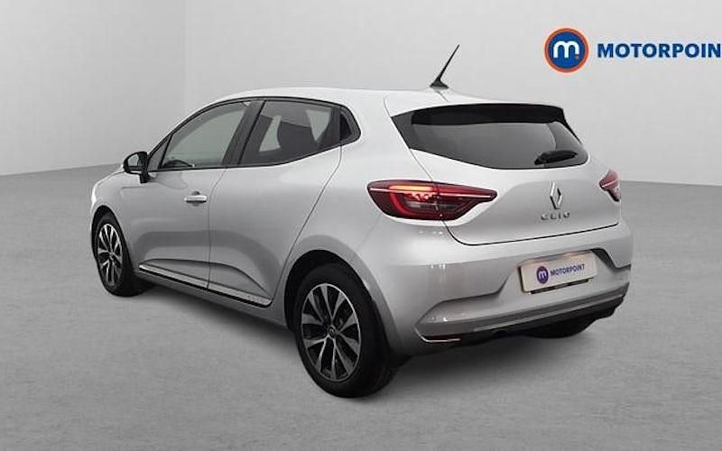 Used Renault Clio V Iconic 101 HP (74 kW) 2020 Silver Hatchback