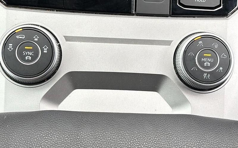 Used 2022 VW Touareg Black Edition SUV | £47,999 (Expensive) - Image 1/4