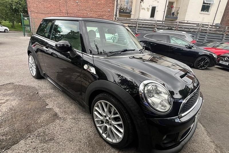 Black Used 2011 Mini Cooper S Hatch Hatchback | £5,100 (Good price) - Image 1/1