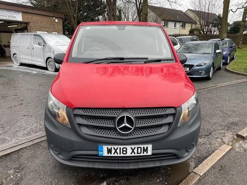 Used Mercedes Vito 88 HP (64 kW) 2018 Red Van