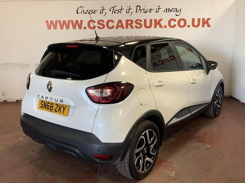Used Renault Captur Iconic 2018 White SUV