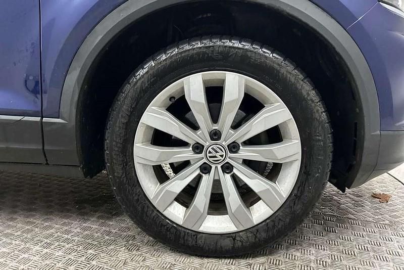 Used VW T-Roc SE 113 HP (83 kW) 2019 Blue SUV
