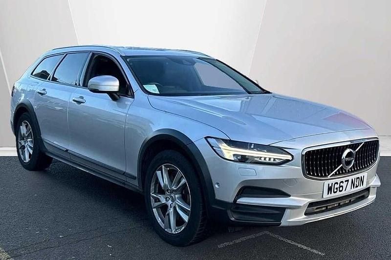 Used Volvo V90 CC Pro 188 HP (138 kW) 2017 Estate
