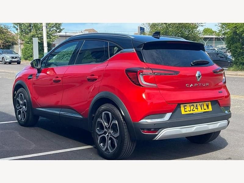 Second-hand Renault Captur Techno 143 CP (105 kW) 2024 Roșu SUV
