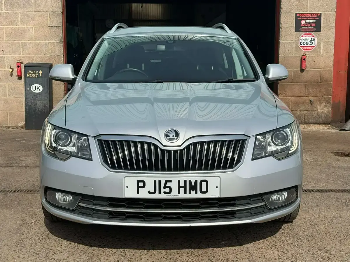 Used Skoda Superb Elegance 170 HP (125 kW) 2015 Silver Estate