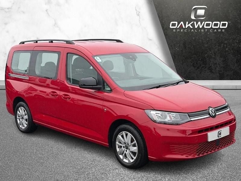 Used VW Caddy Maxi Life 122 HP (89 kW) 2022 Red MPV