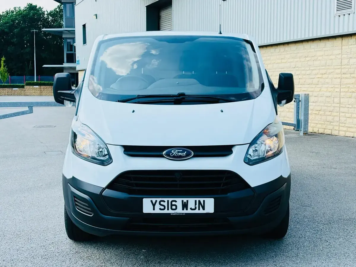 Used Ford Transit Custom 125 HP (91 kW) 2016 White Van