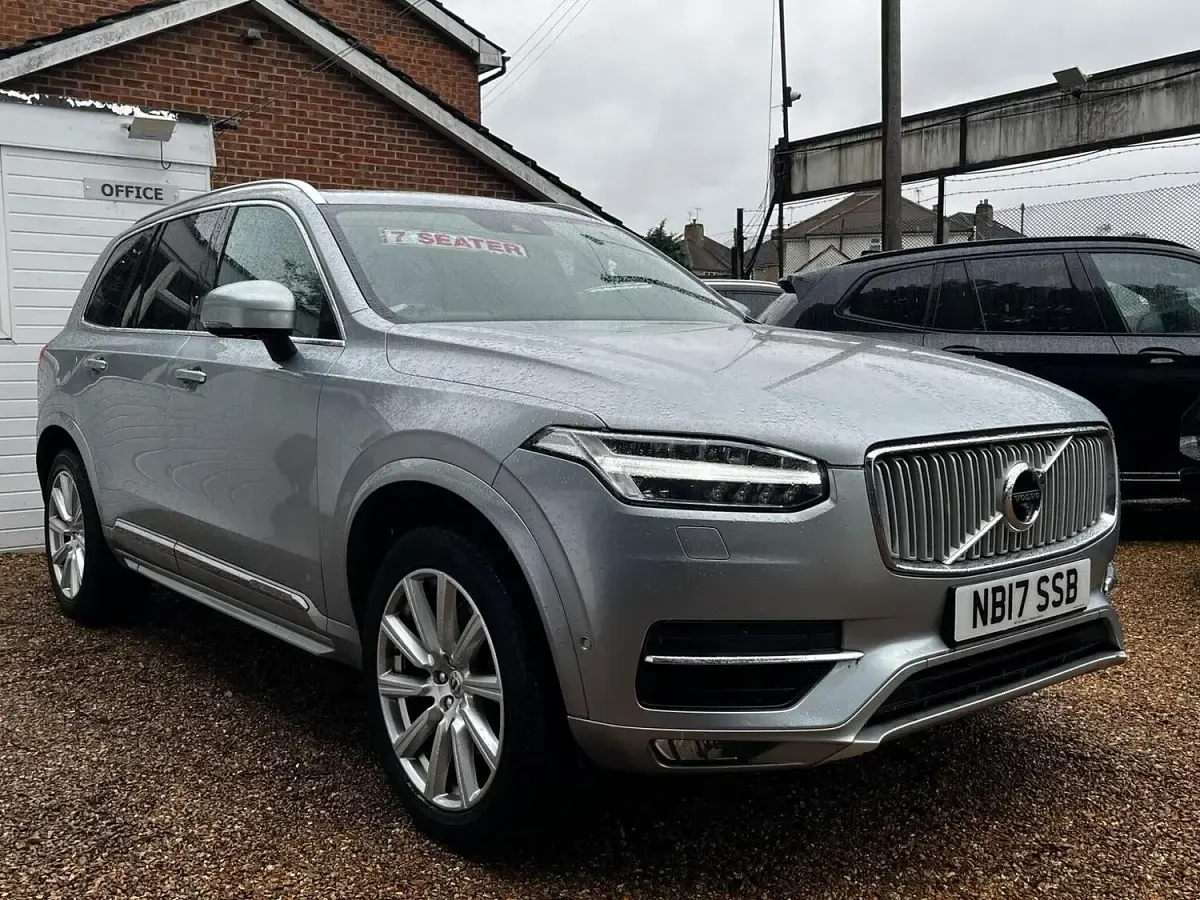 Used Volvo XC90 Inscription 235 HP (172 kW) 2017 Silver SUV