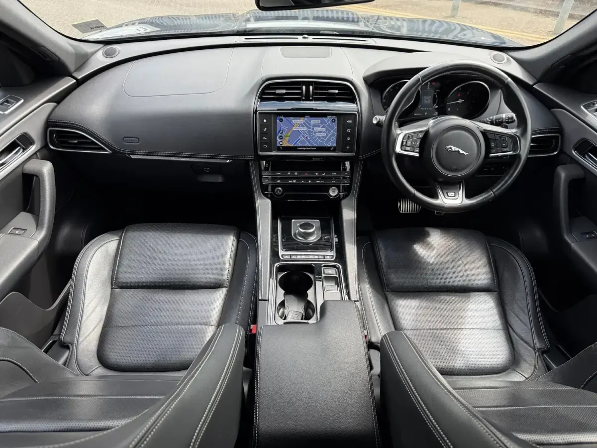 Used Jaguar F-Pace R-Sport 180 HP (132 kW) 2017 Blue SUV
