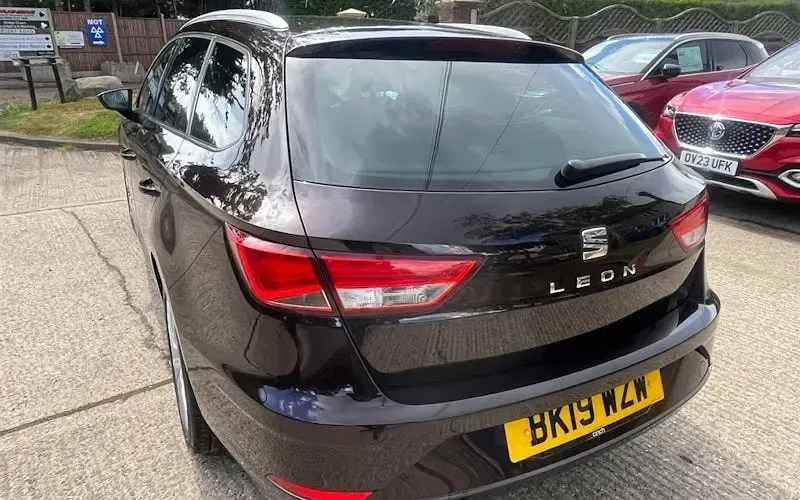 Used Seat Leon SE Dynamic 116 HP (85 kW) 2019 Estate