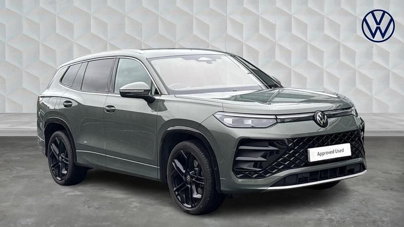 Used VW Touran R-line 150 HP (110 kW) 2025 Green MPV