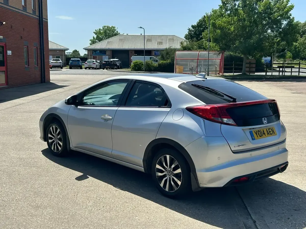 Used Honda Civic SR 120 HP (88 kW) 2014 Silver Hatchback