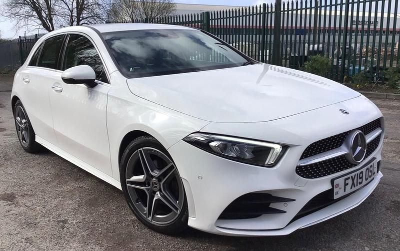 Used Mercedes A180 AMG Line Premium 136 HP (100 kW) 2019 White Hatchback