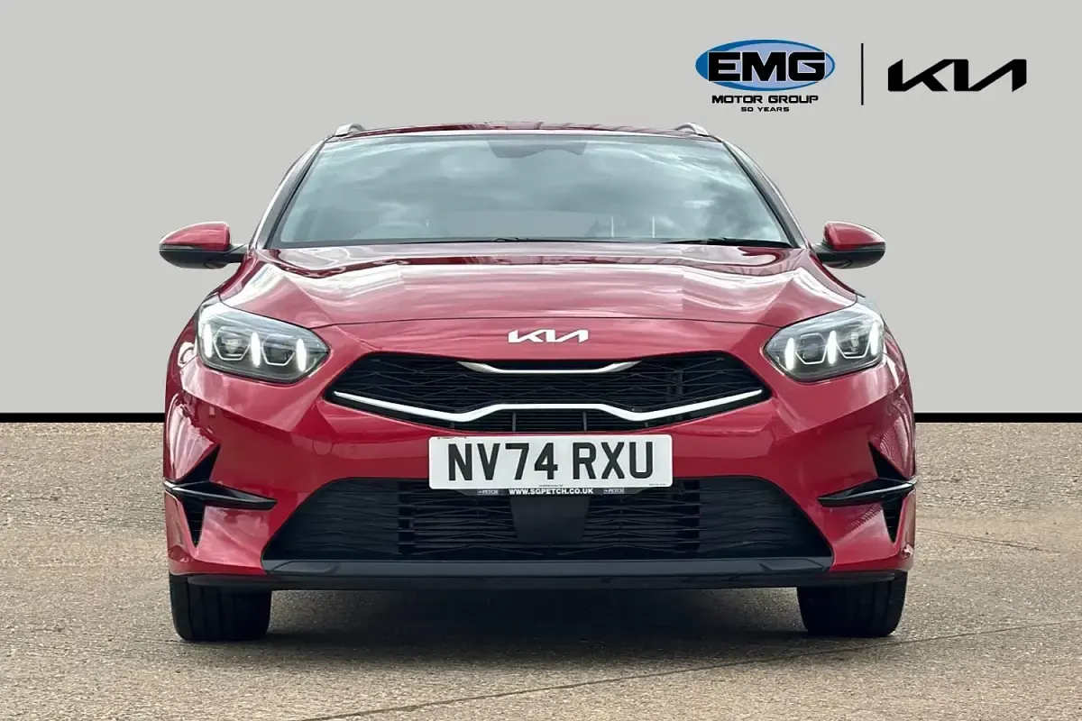 Used Kia Ceed 138 HP (101 kW) 2025 Red Hatchback