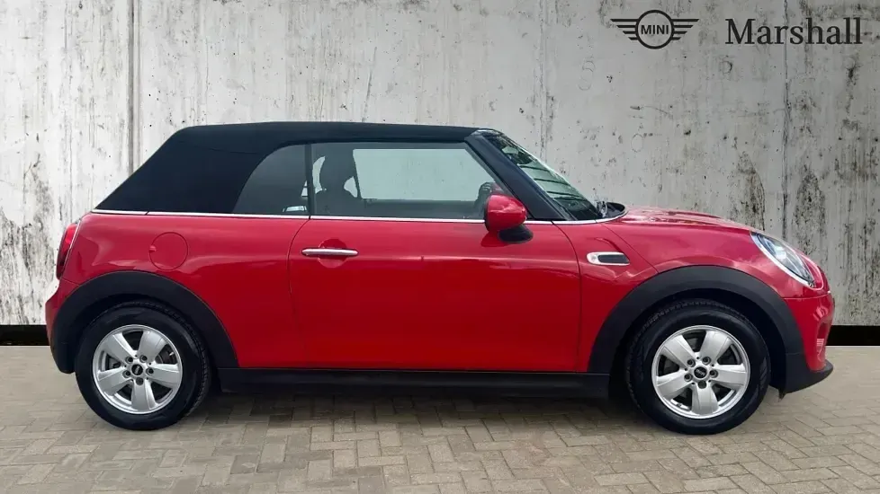 Used Mini Cooper Classic 136 HP (100 kW) 2018 Red Hatchback