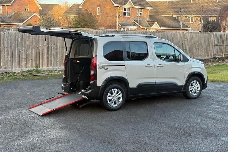 Beige Used 2019 Peugeot Rifter Allure MPV | £12,995 (Fair price) - Image 1/1