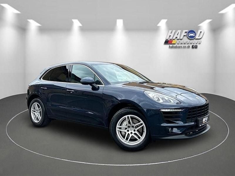 Blue Used 2016 Porsche Macan SUV | £19,999 (Good price) - Image 1/3