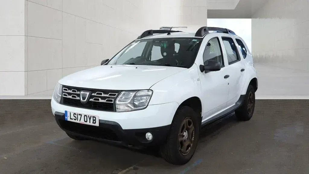 Used Dacia Duster Ambiance 110 HP (80 kW) 2017 White SUV