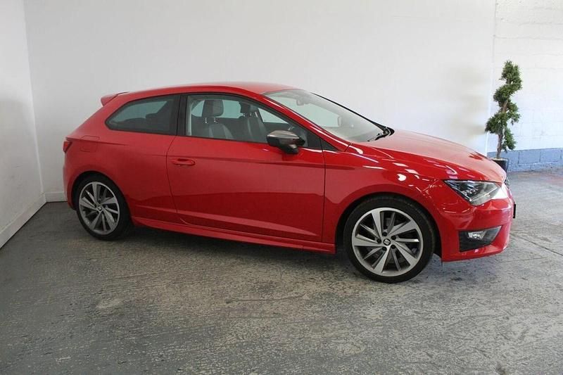 Begagnad Seat Leon FR 150 HK (110 kW) 2017 Röd Sportkupé