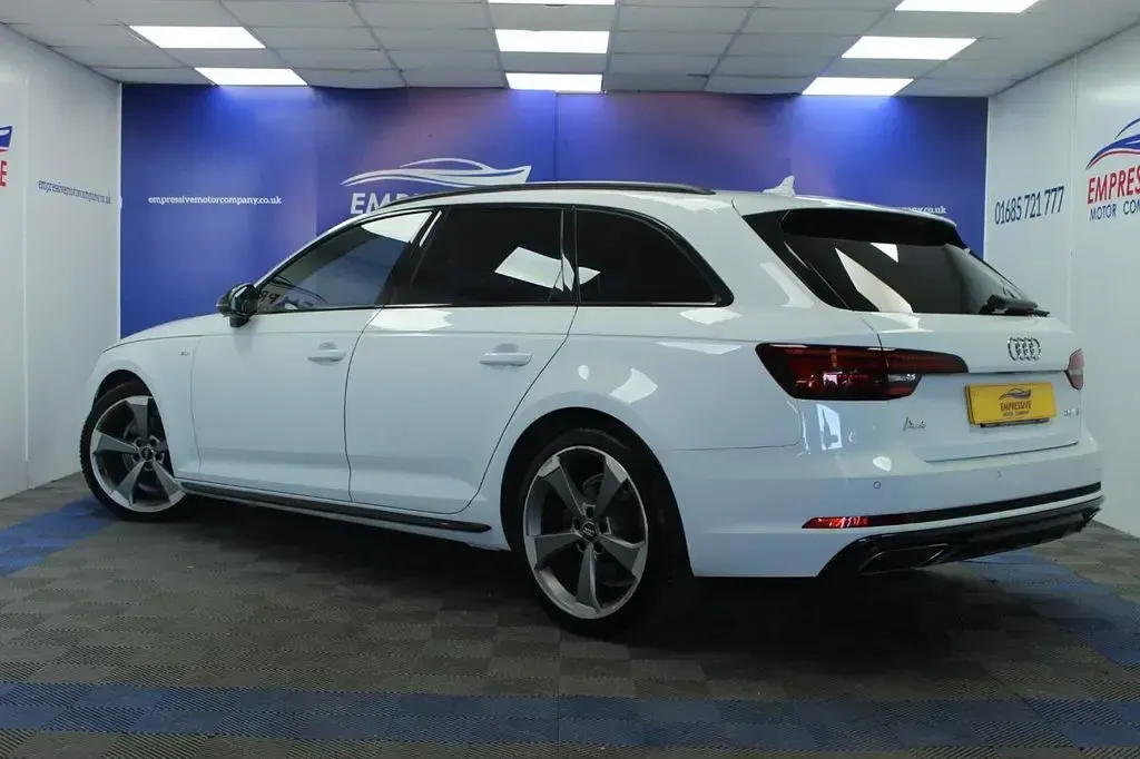 Used Audi A4 Black Edition 150 HP (110 kW) 2019 White Estate
