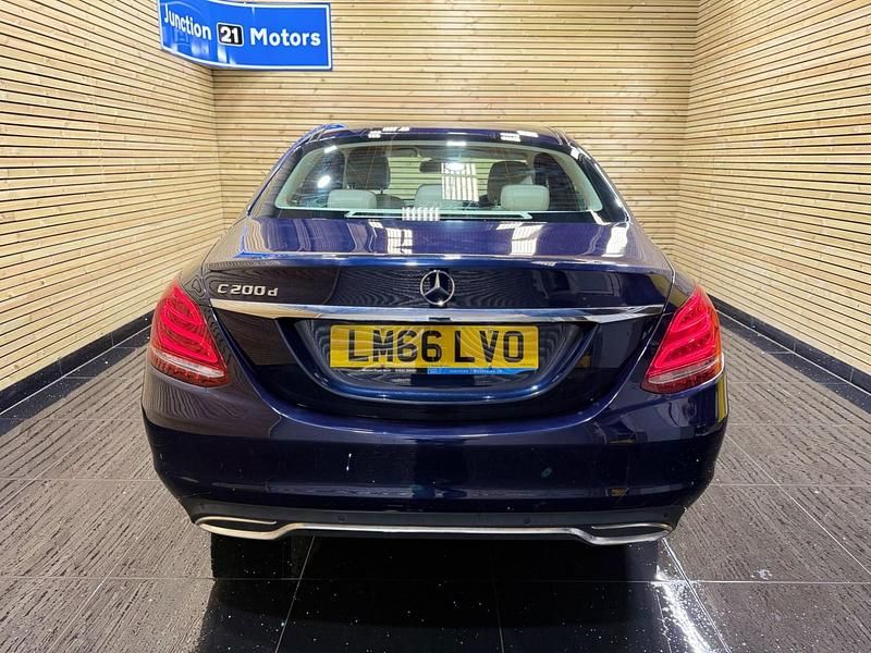 Used Mercedes C200 136 HP (100 kW) 2016 Blue Sedan