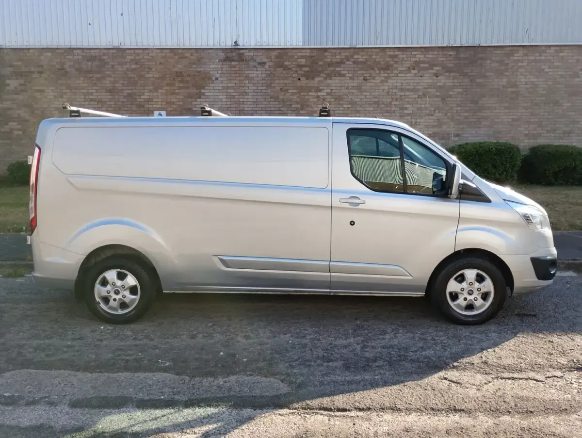 Used Ford Transit Custom Limited 125 HP (91 kW) 2016 Silver Van
