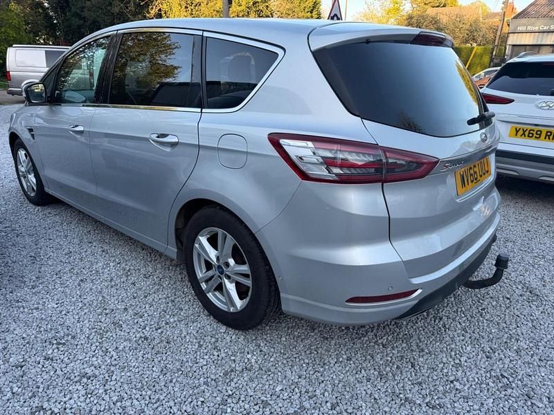 Used Ford S-MAX Titanium 180 HP (132 kW) 2016 Silver MPV