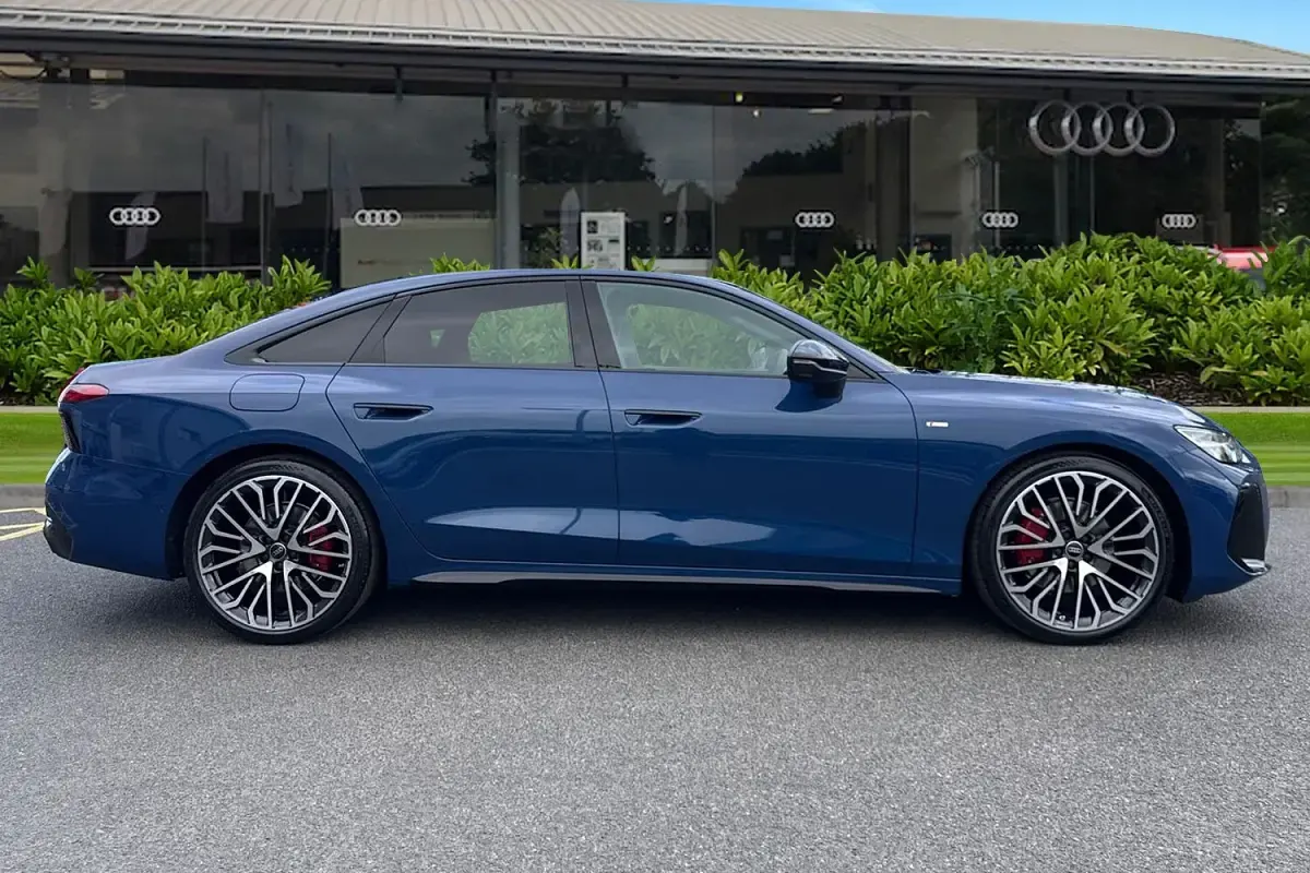 New Audi A6 Comfort 224 HP (164 kW) 2026 Blue Sedan