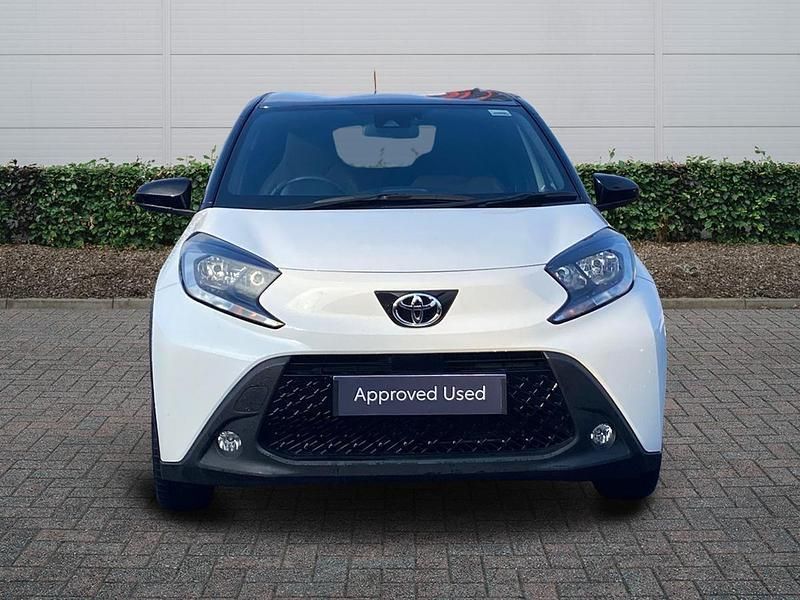 Used Toyota Aygo X 72 HP (52 kW) 2024 White SUV