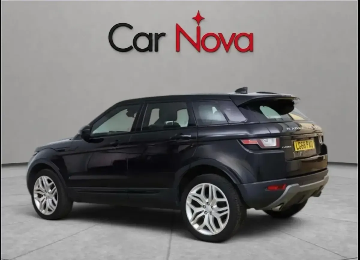 Used Land Rover Range Rover evoque SE 2018 Black Estate