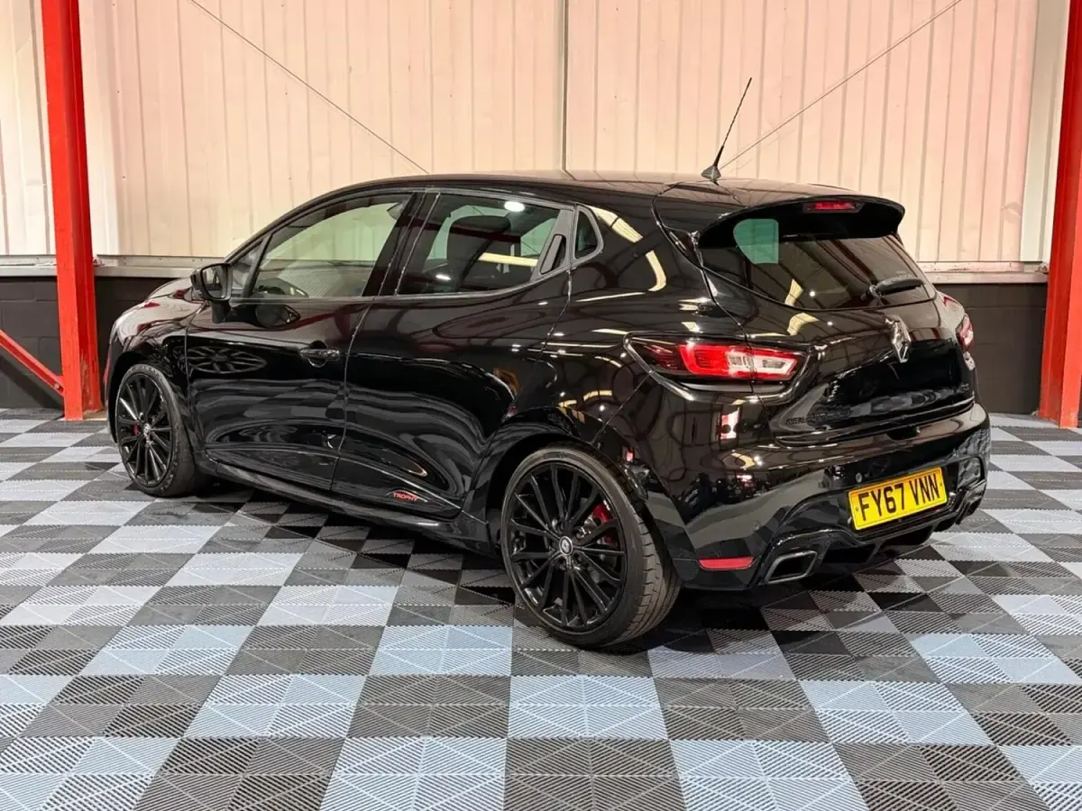 Usado Renault Clio IV Trophy 2017 Preto Citadino