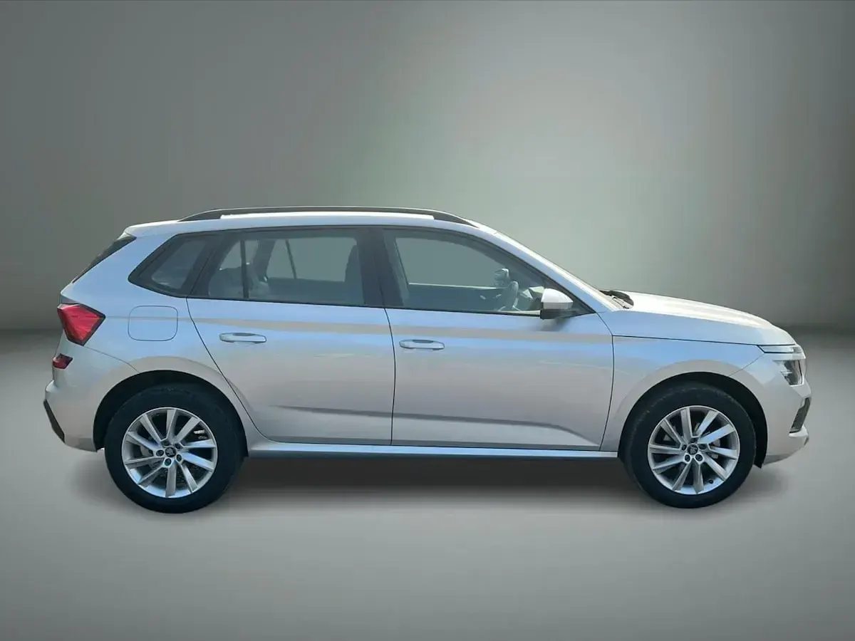 Used Skoda Kamiq SE 70 HP (51 kW) 2025 Brilliant silver metallic SUV