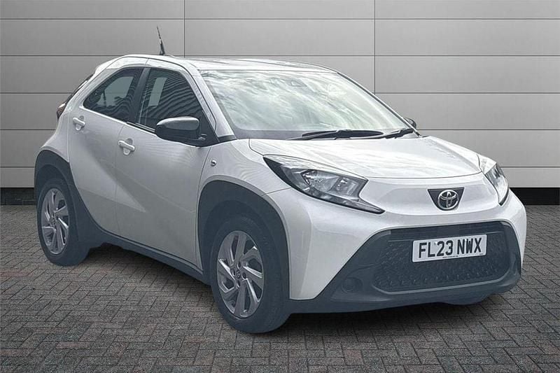 White Used 2023 Toyota Aygo PURE Hatchback | £11,995 (Fair price) - Image 1/3