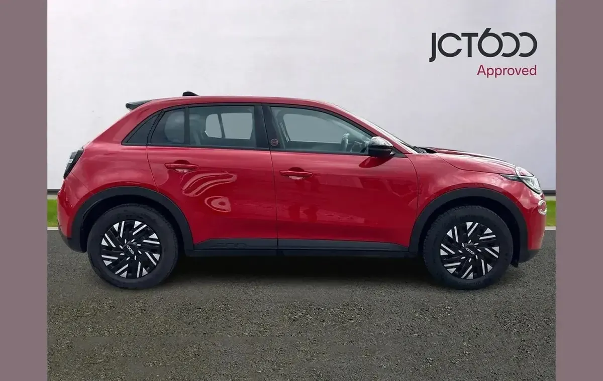 Used Fiat 600 Red 114 kW (156 HP) 2024 Red SUV